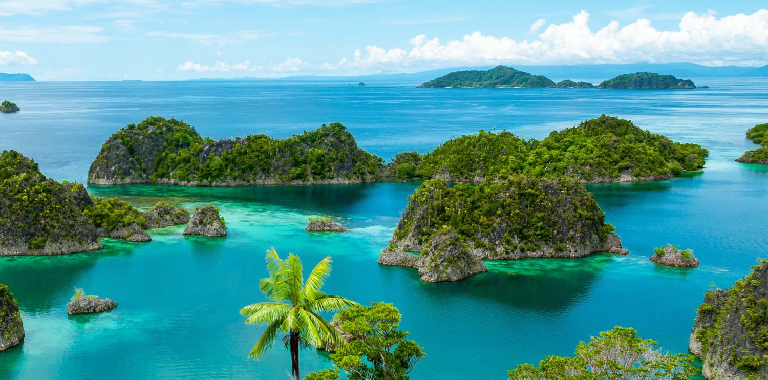 yacht charter raja ampat