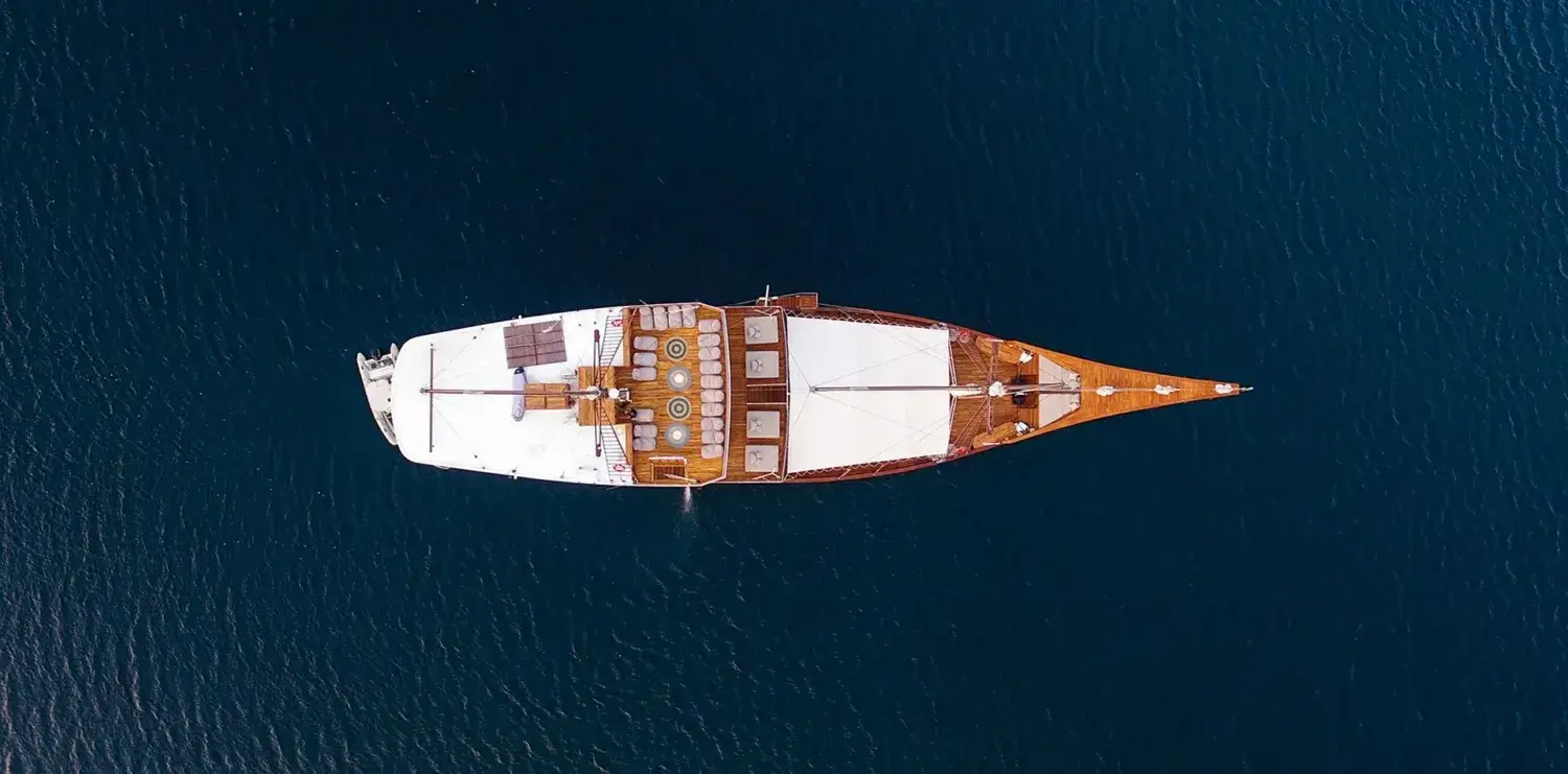 prana yacht charter decks