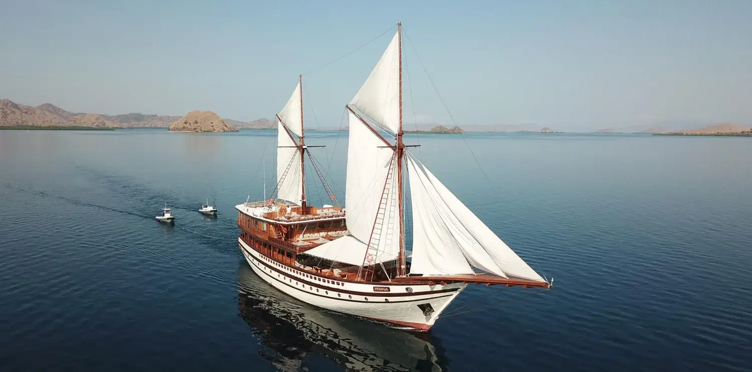 Luxury Yacht Charter Indonesia
